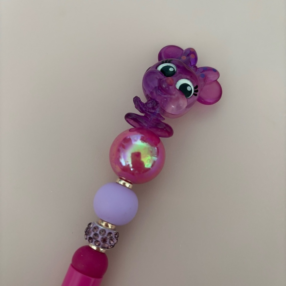 Disney Doorables: Mickey Mouse: Tri-Color Minnie Mouse handmade beaded pen